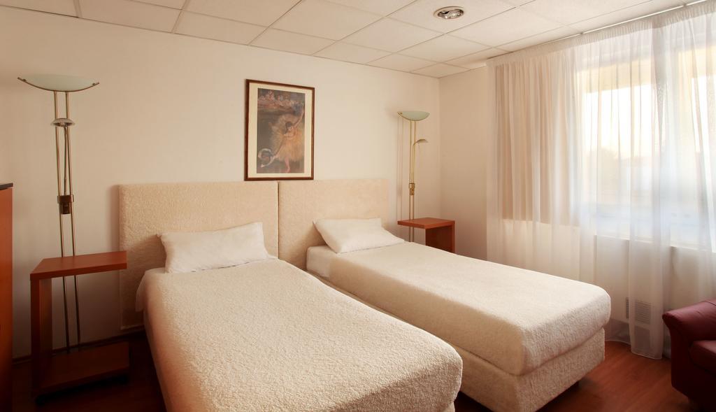 Sos Motel Hatvan Zimmer foto