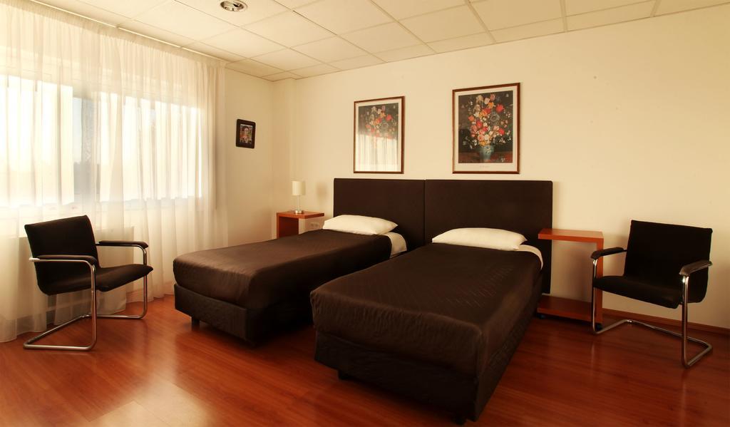 Sos Motel Hatvan Zimmer foto