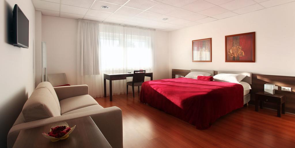 Sos Motel Hatvan Zimmer foto