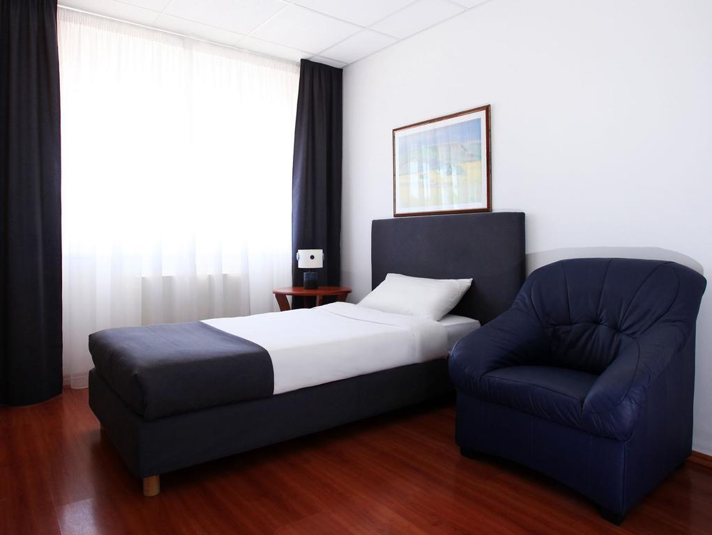 Sos Motel Hatvan Zimmer foto